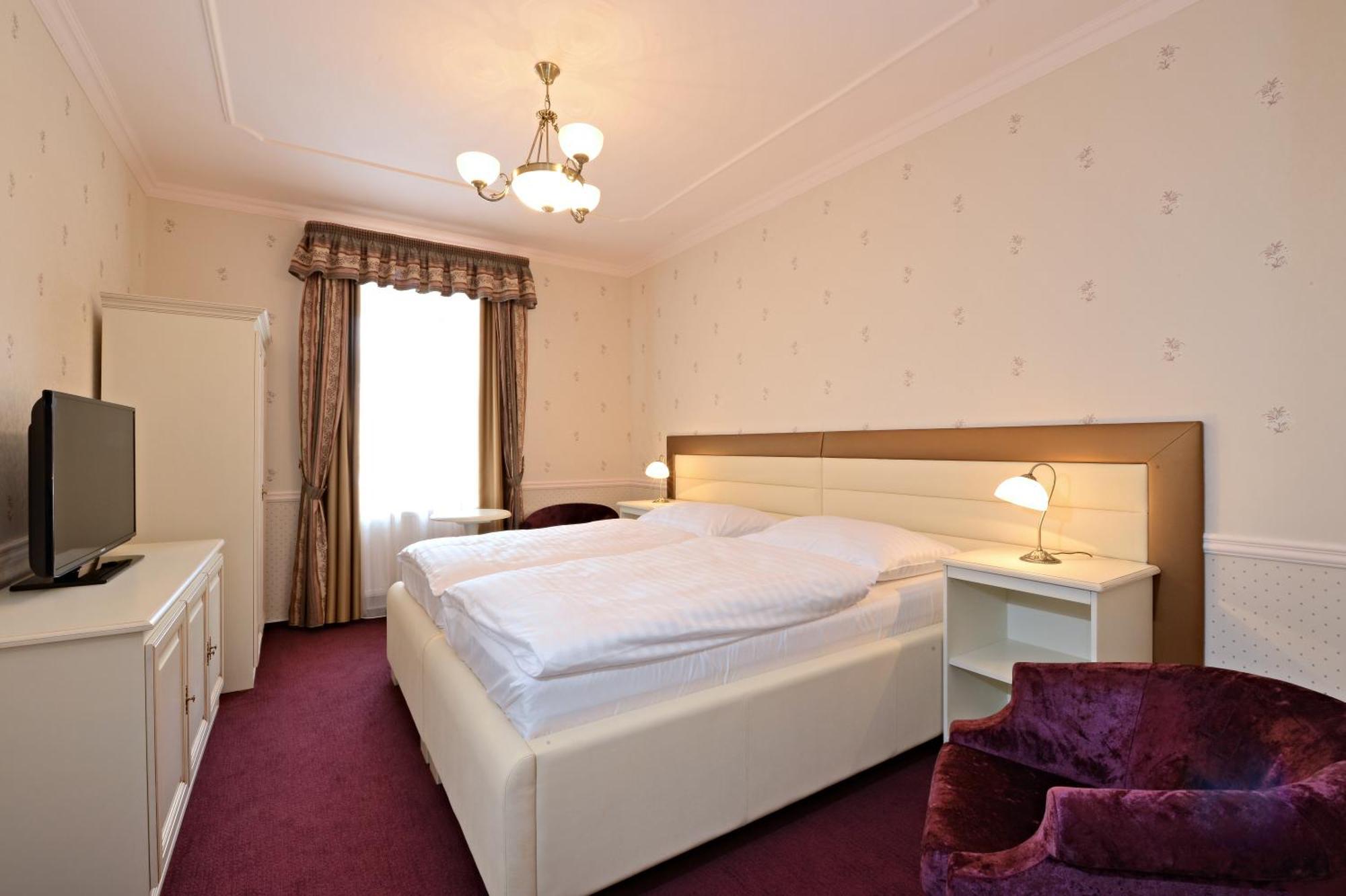 Hotel Gold Chotoviny מראה חיצוני תמונה