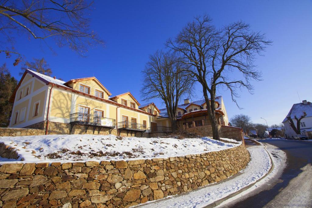 Hotel Gold Chotoviny מראה חיצוני תמונה